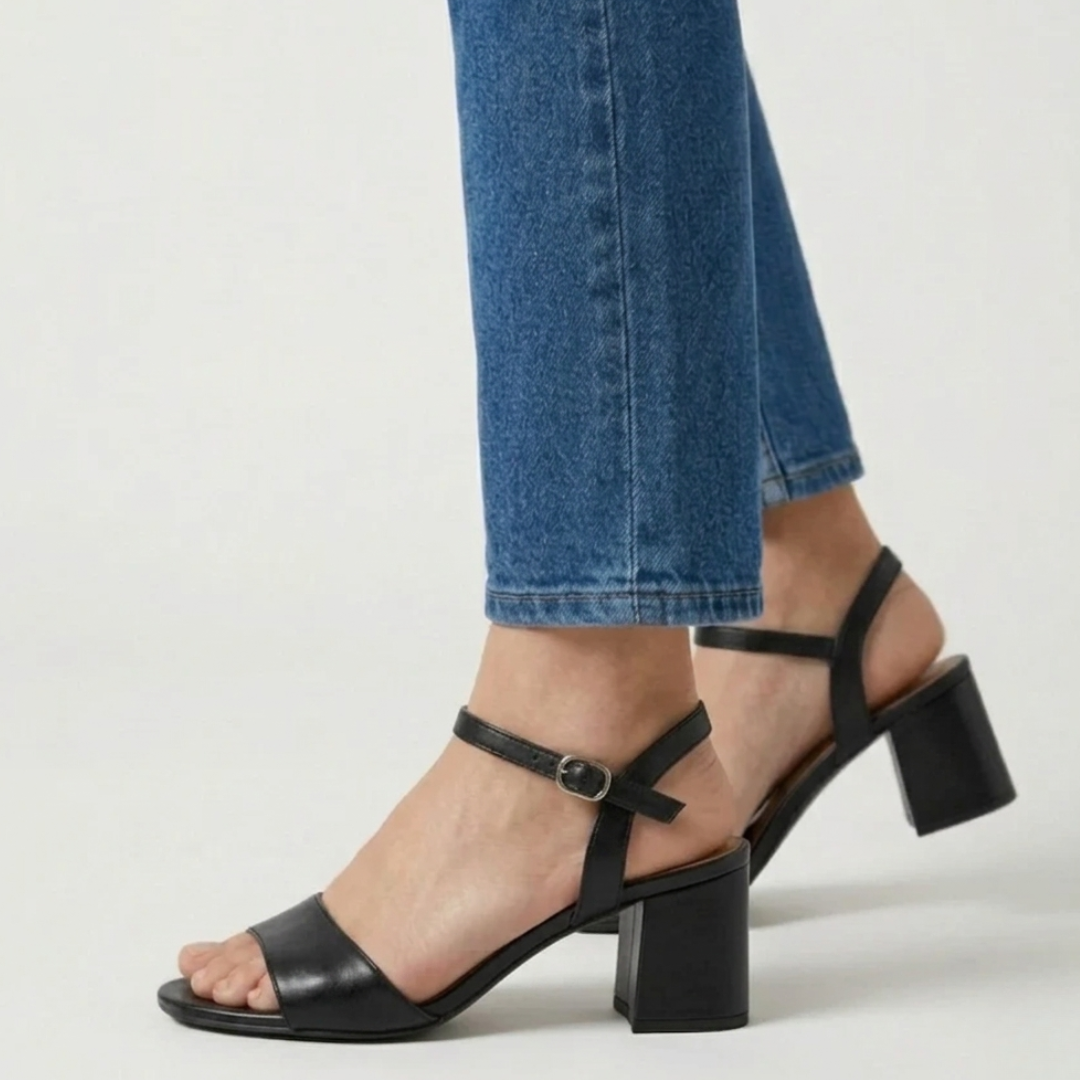 Marisa - Cómoda sandalia para mujer con tacón