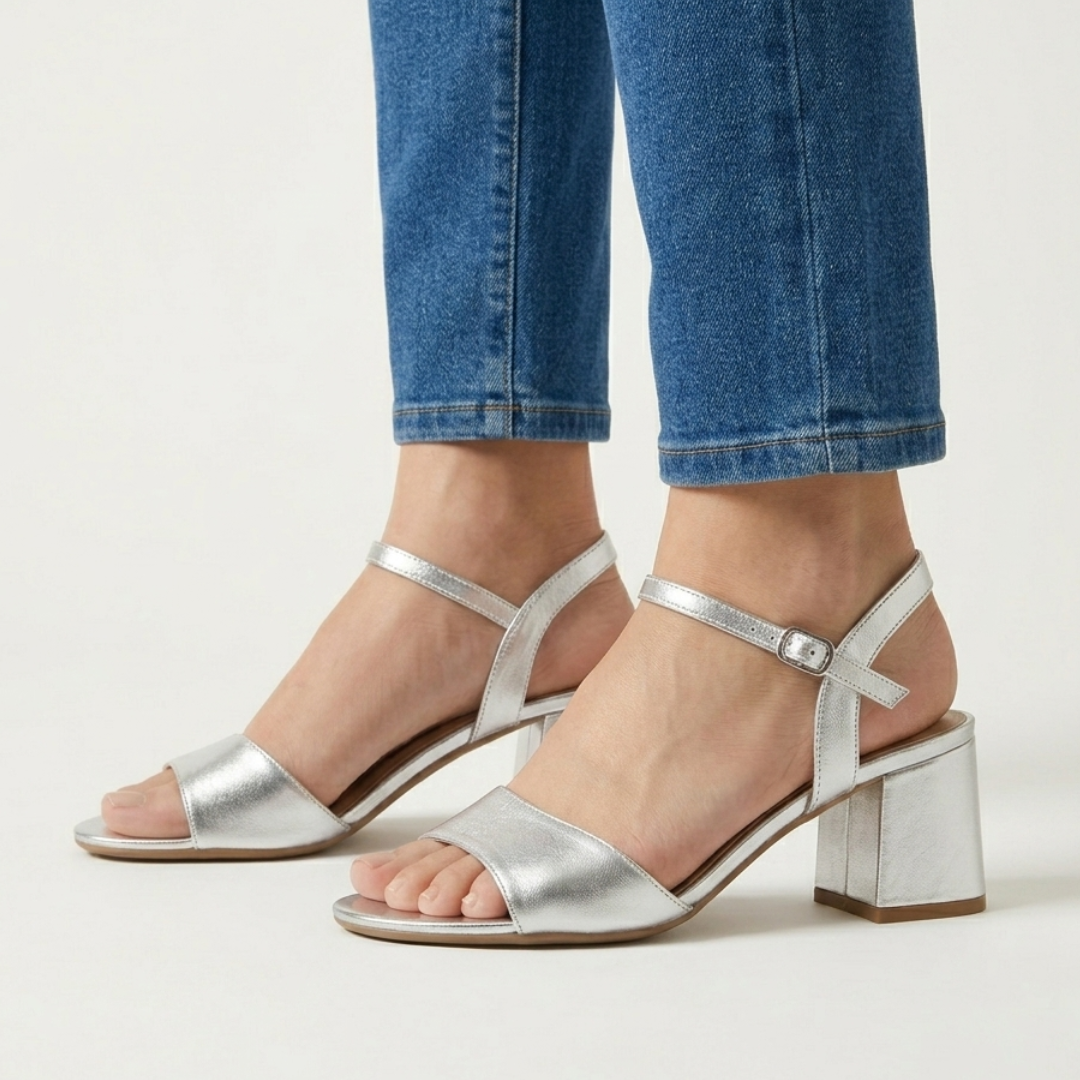 Marisa - Cómoda sandalia para mujer con tacón
