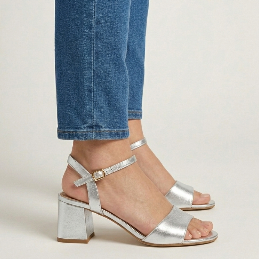 Marisa - Cómoda sandalia para mujer con tacón