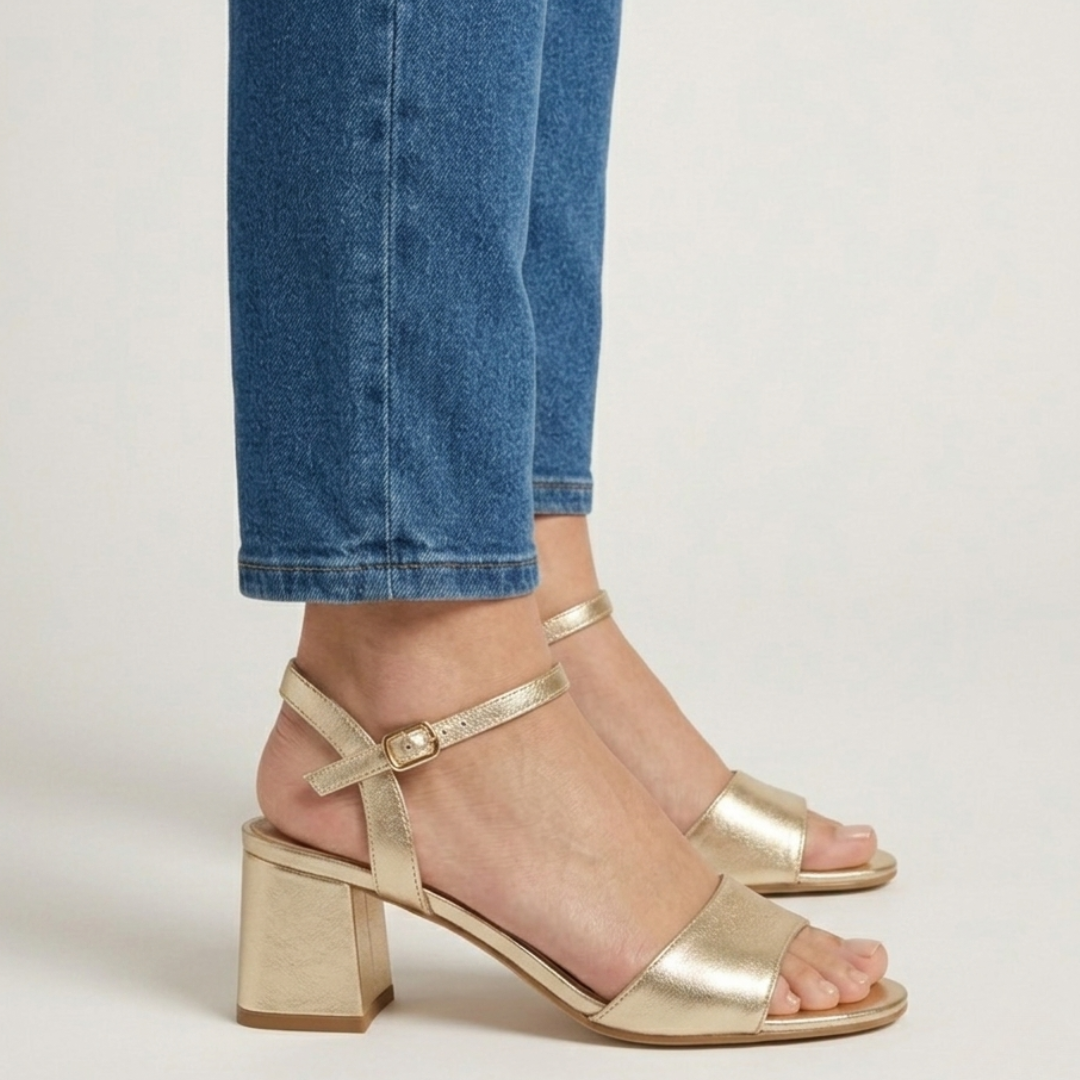 Marisa - Cómoda sandalia para mujer con tacón