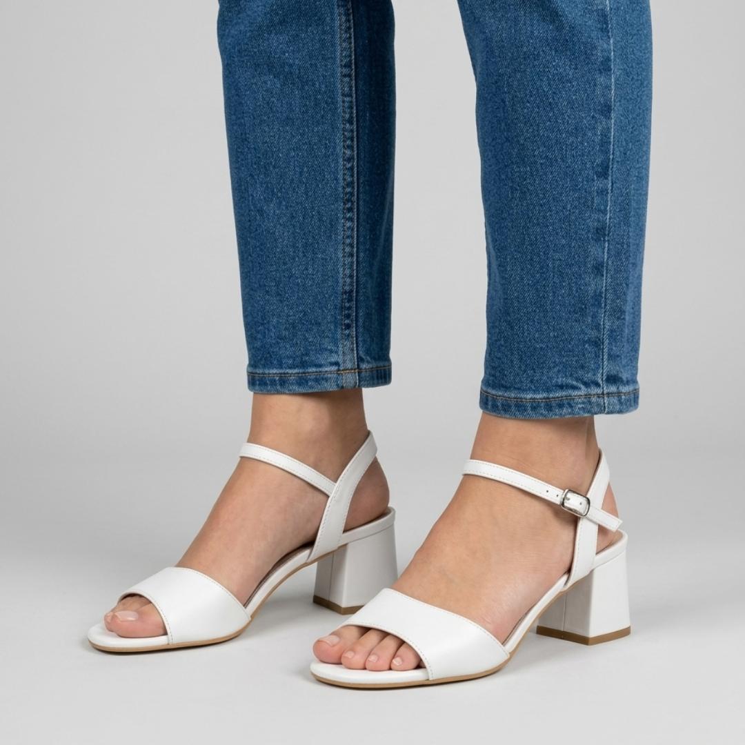 Marisa - Cómoda sandalia para mujer con tacón