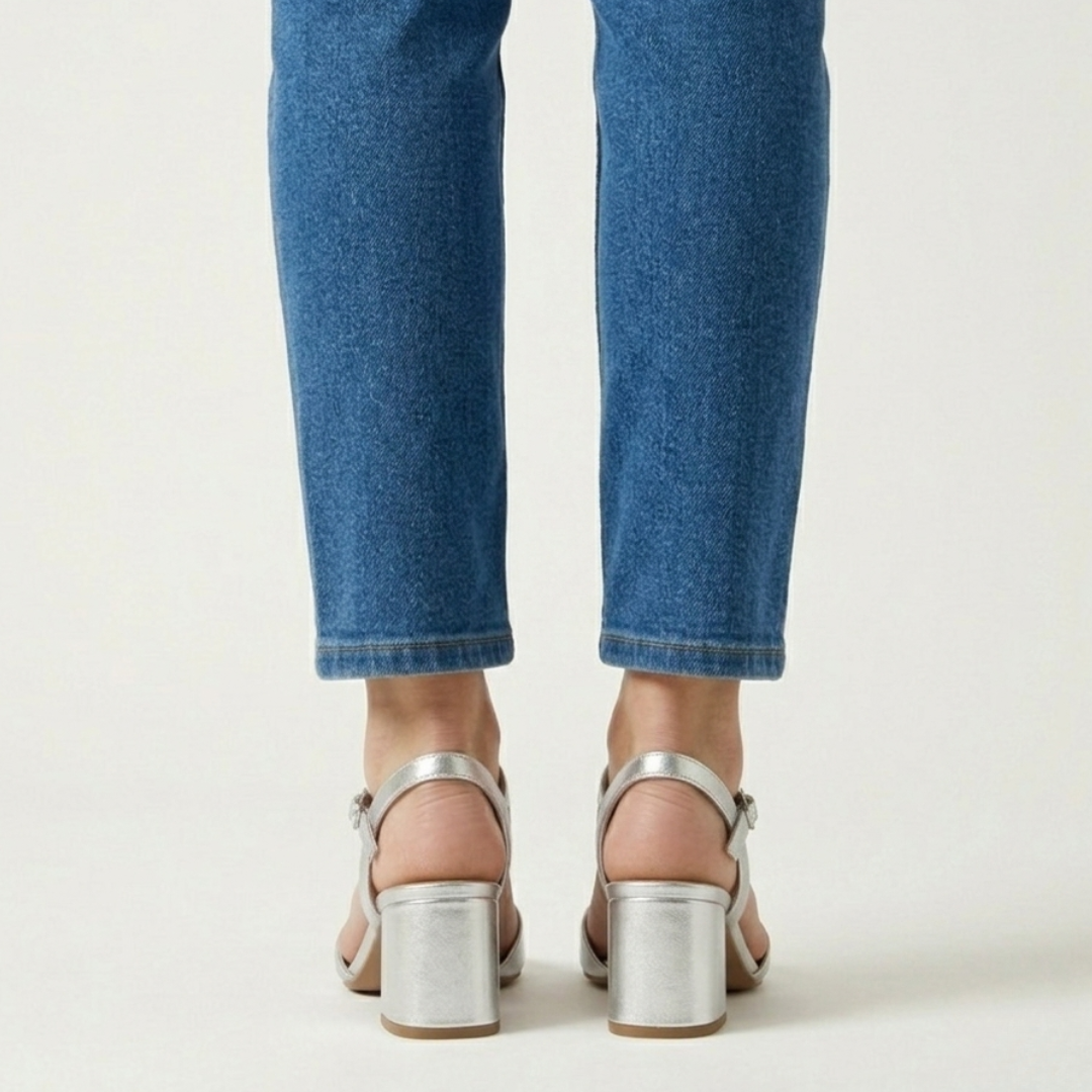 Marisa - Cómoda sandalia para mujer con tacón